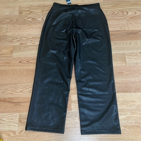 New! Abercrombie & Fitch SZ 31/12 curve love vegan leather high rise loose pants - Picture 12 of 14